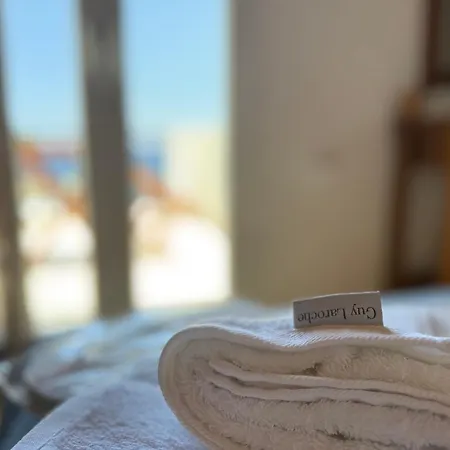 To Pelagos فيلة